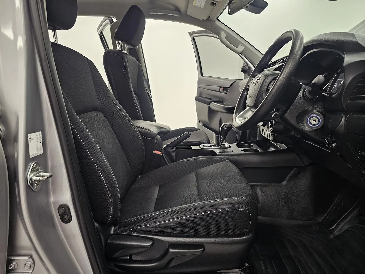 2022 Toyota Hilux Gallery Image 23