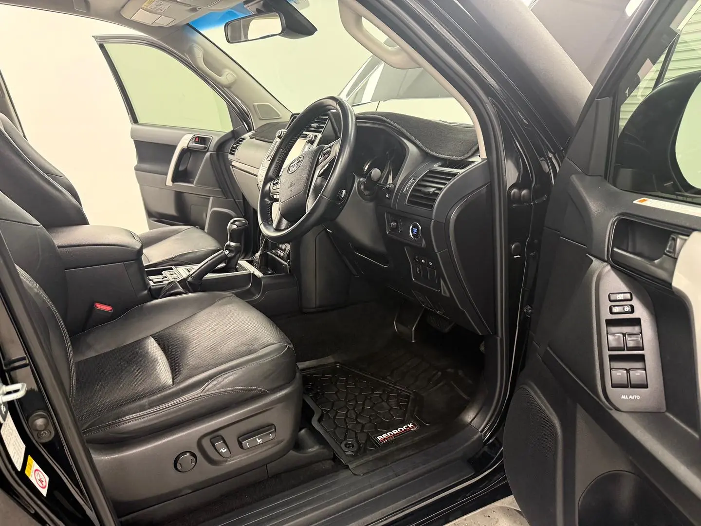 2018 Toyota Landcruiser Prado Gallery Image 23