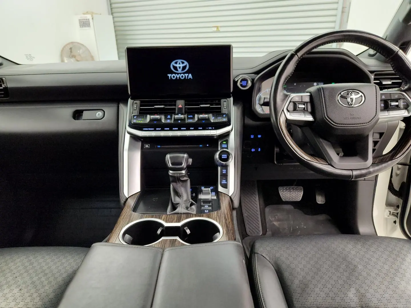 2022 Toyota Landcruiser Gallery Image 29