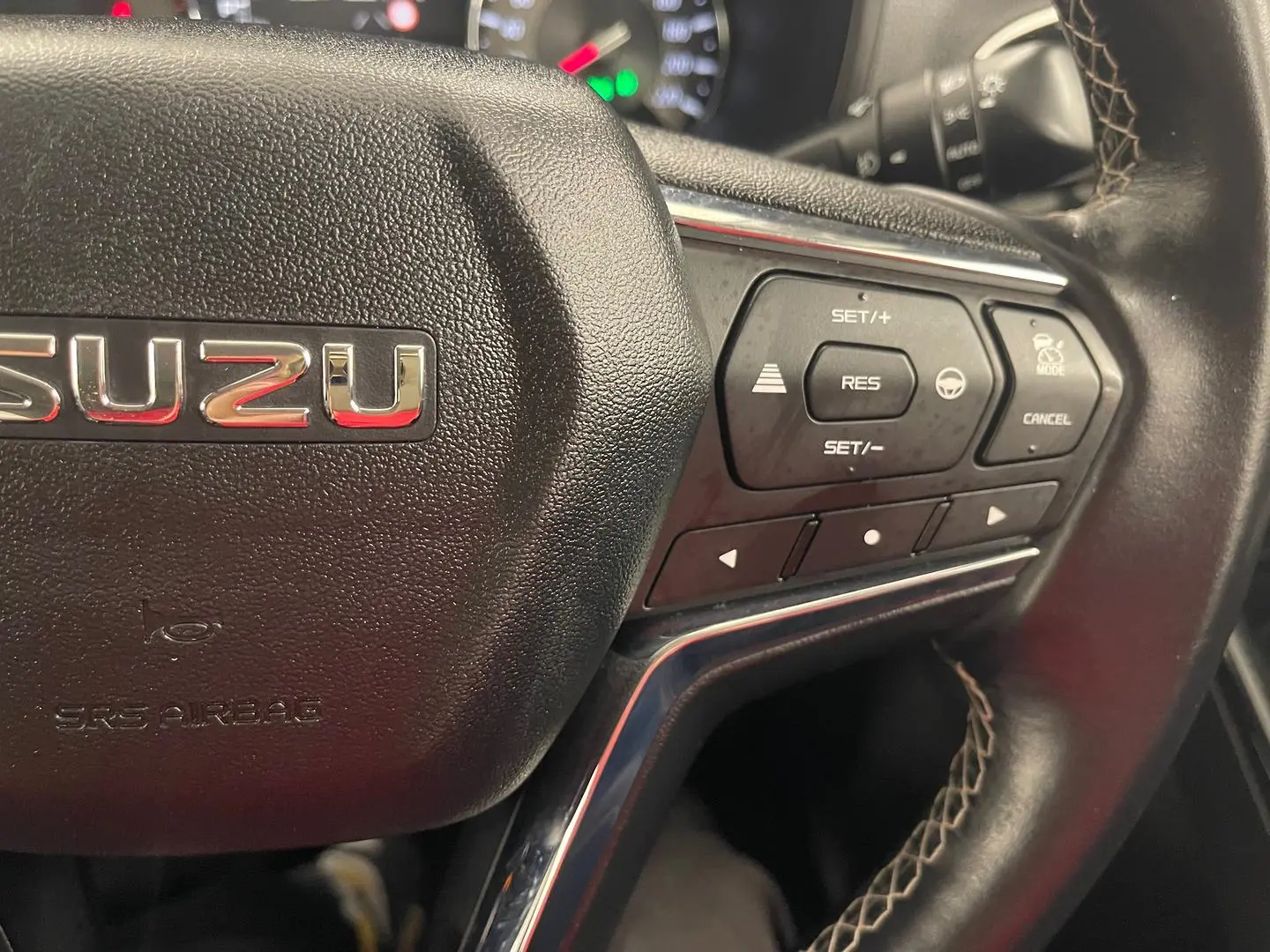 2021 Isuzu MU-X Gallery Image 35