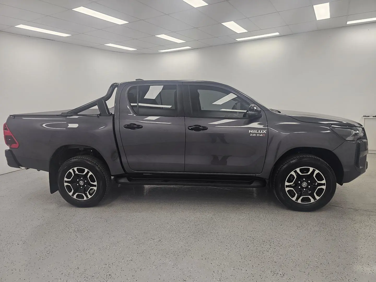 2024 Toyota Hilux Gallery Image 2