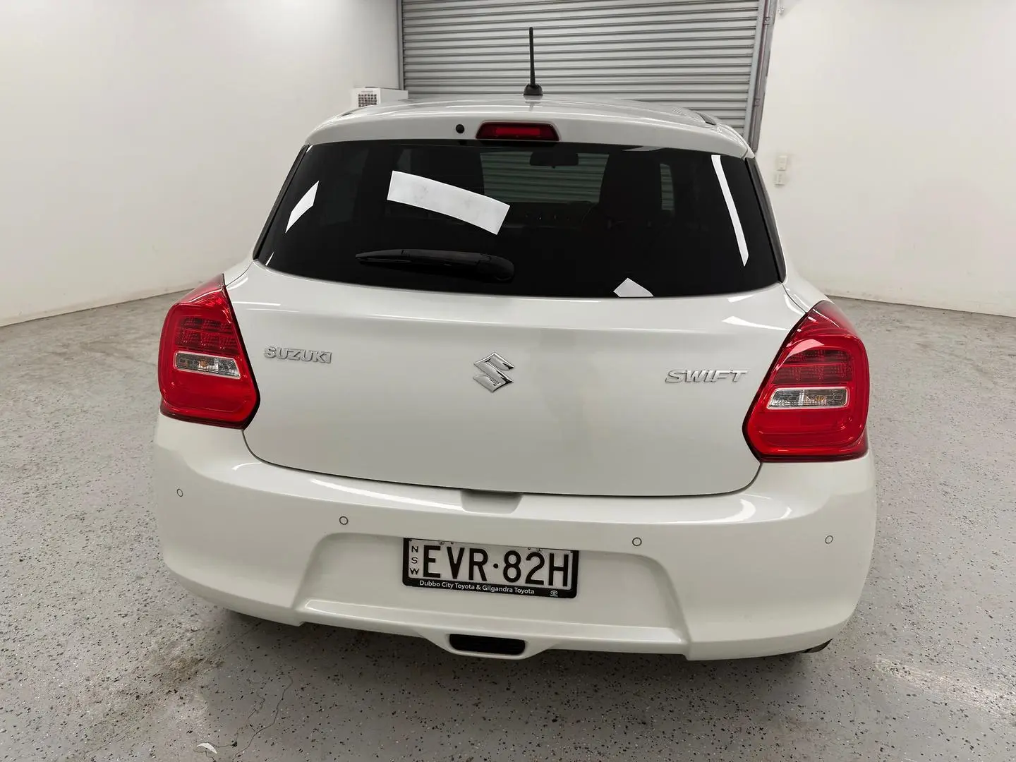 2022 Suzuki Swift Gallery Image 4