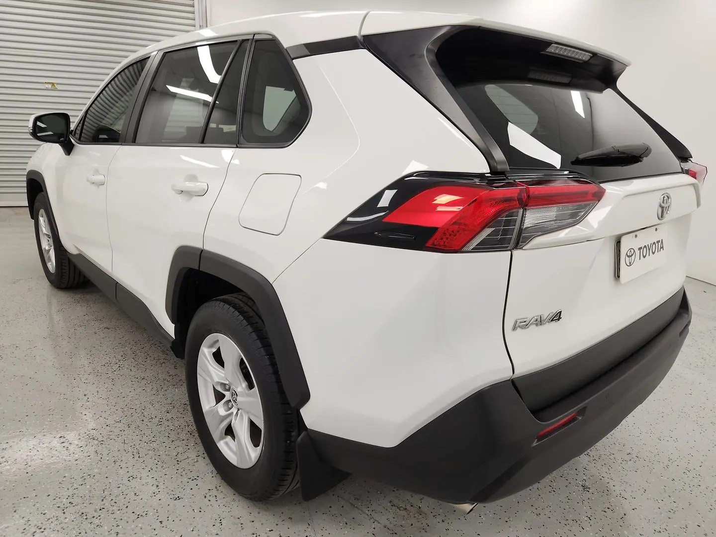 2020 Toyota RAV4 Gallery Image 5