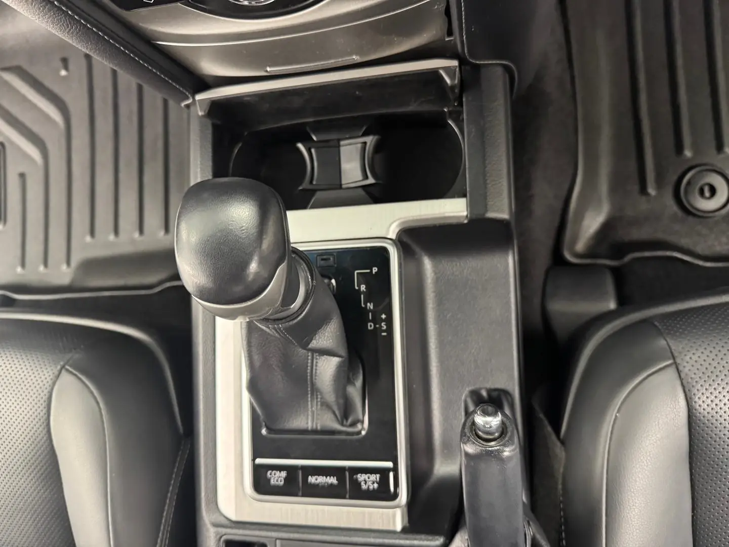 2021 Toyota Landcruiser Prado Gallery Image 20