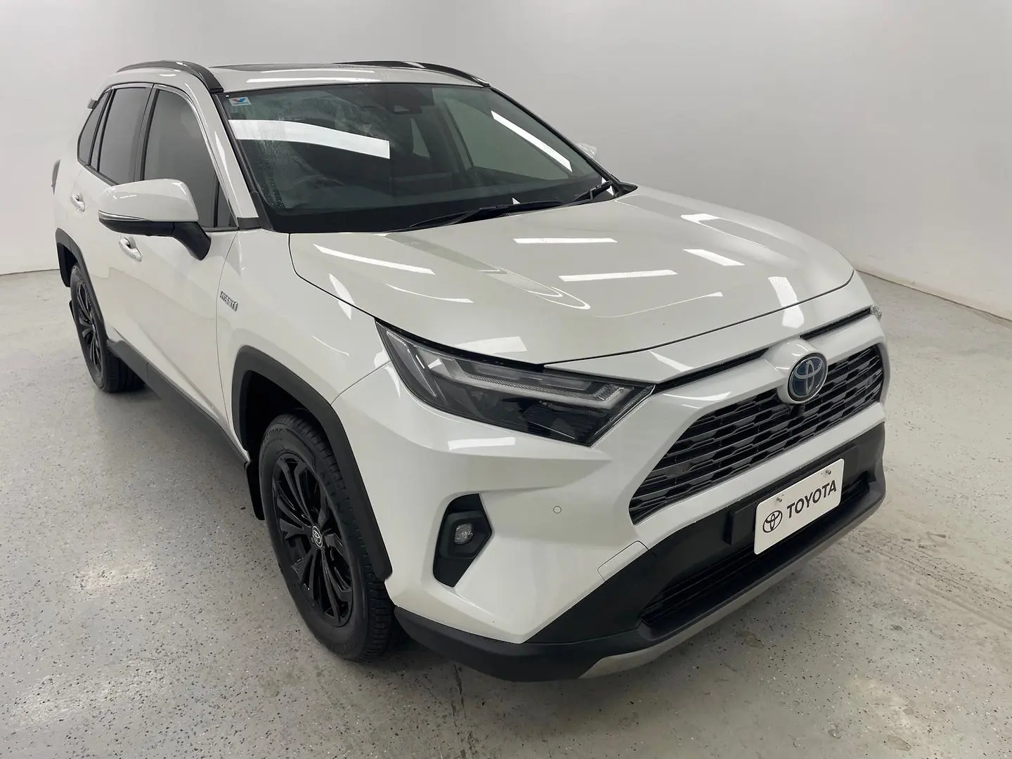 2022 Toyota RAV4 Gallery Image 1