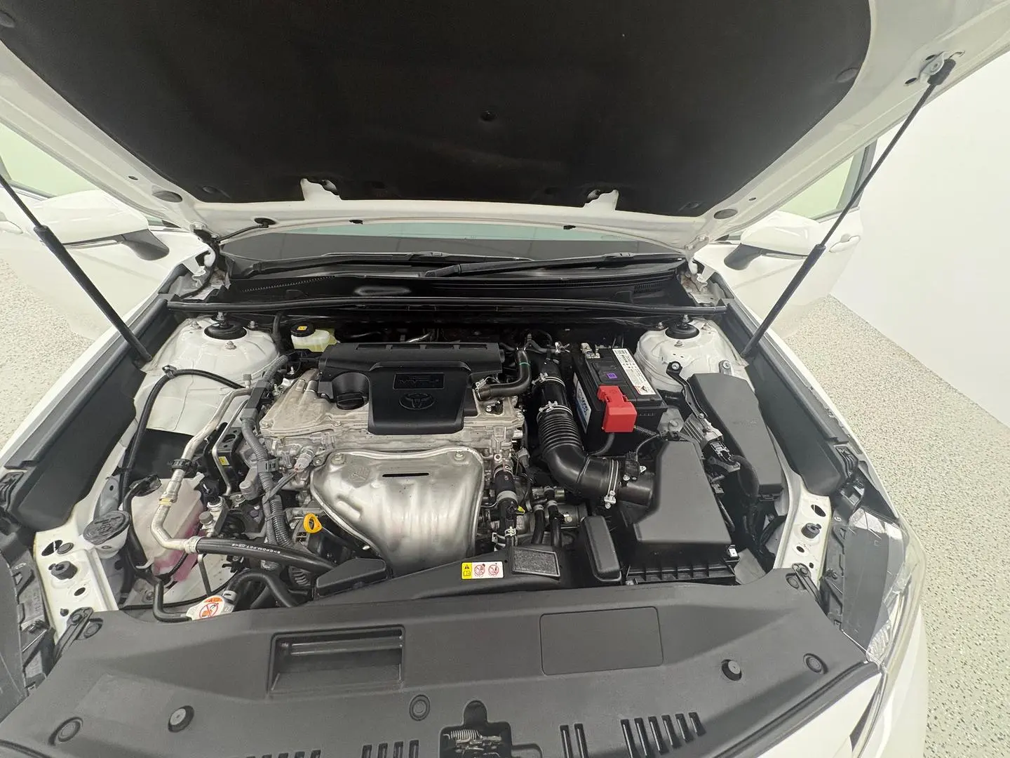 2019 Toyota Camry Gallery Image 17