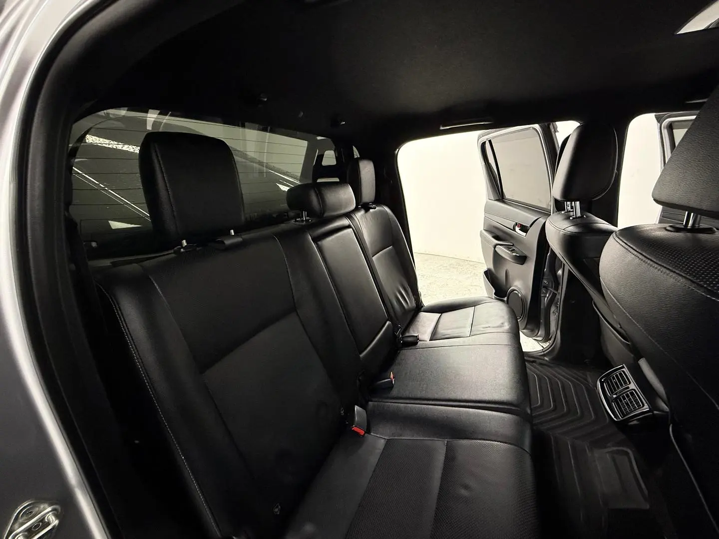 2018 Toyota Hilux Gallery Image 17