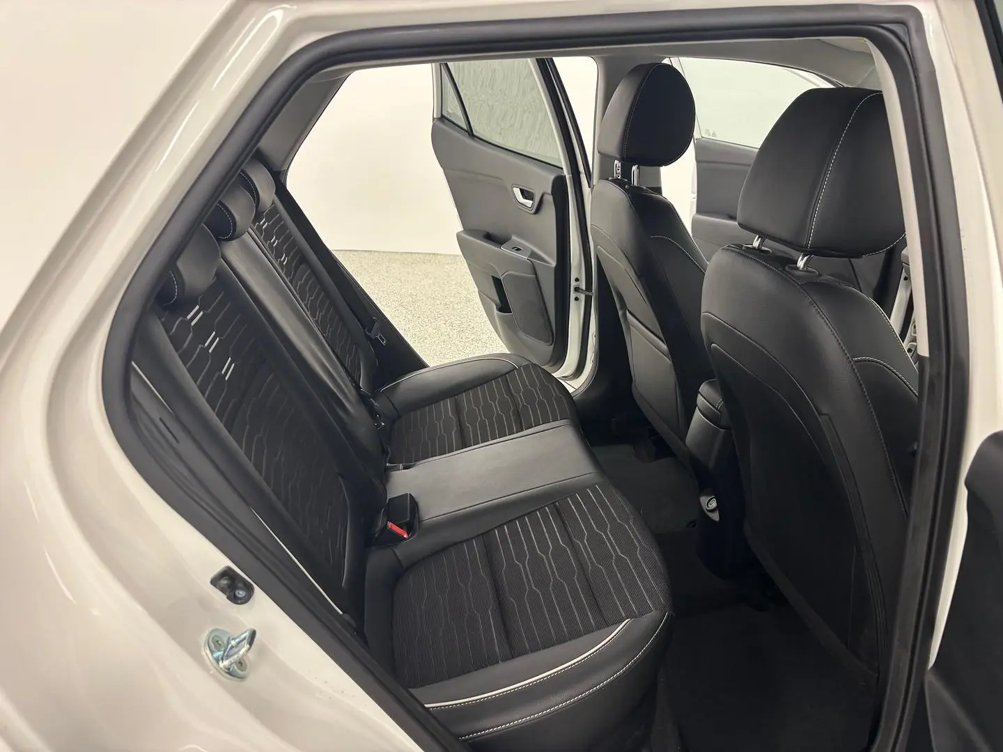 2022 Kia Stonic Gallery Image 20