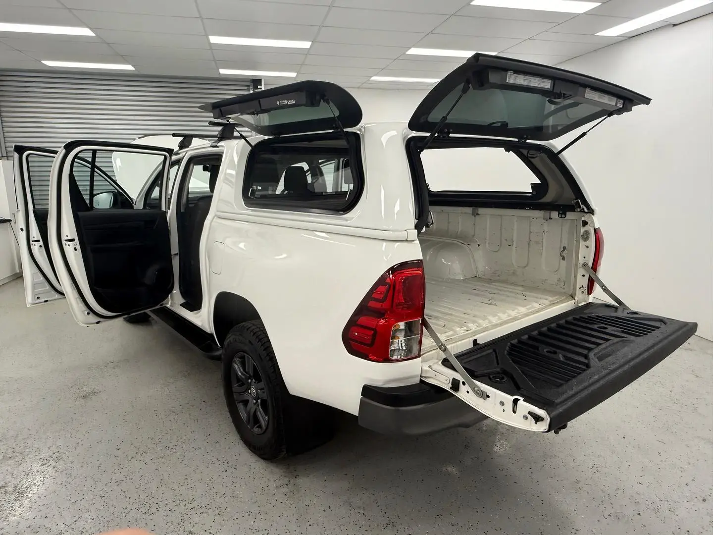 2021 Toyota Hilux Gallery Image 14