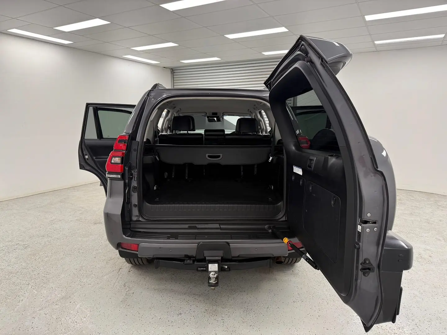 2019 Toyota Landcruiser Prado Gallery Image 11