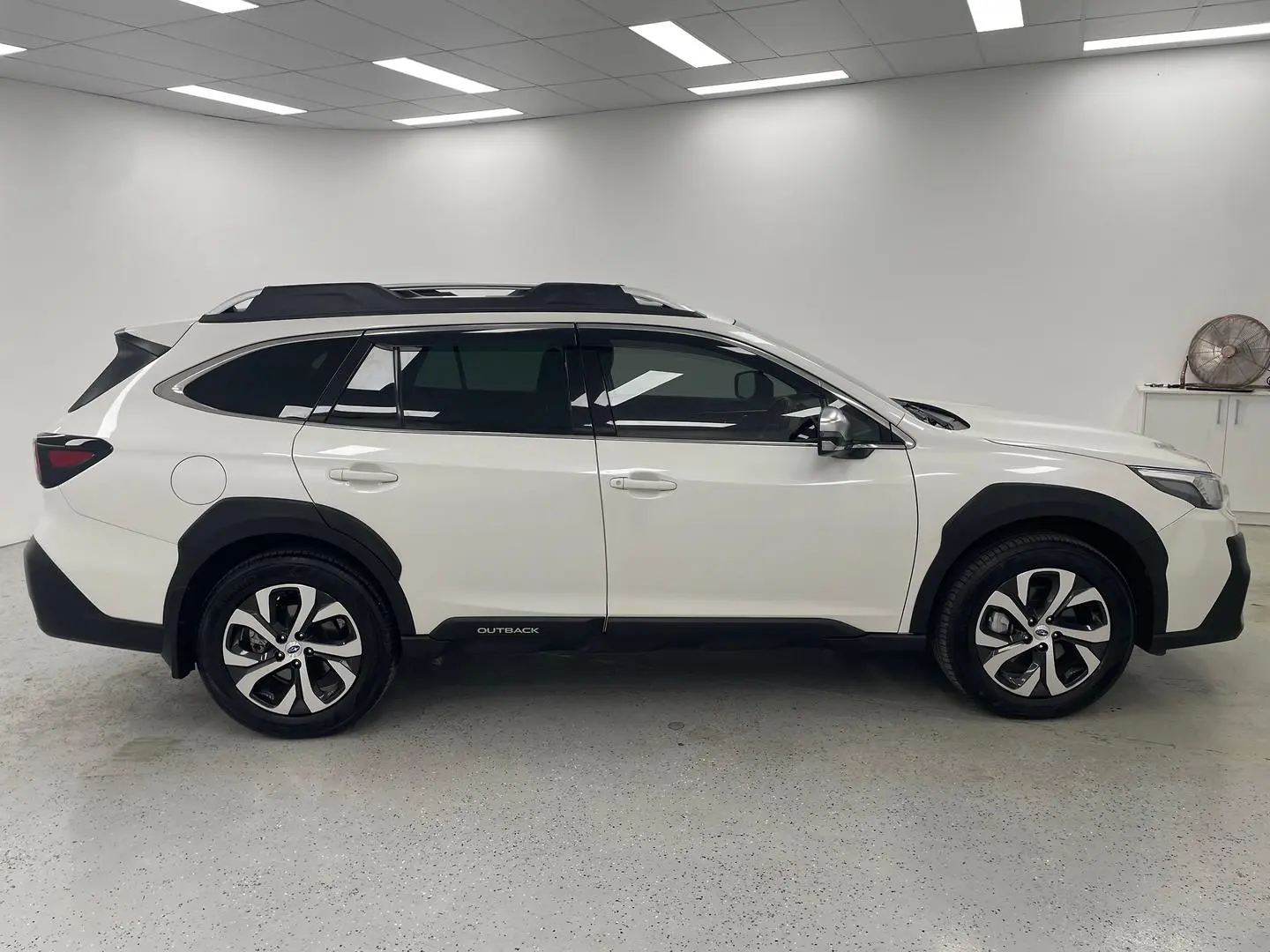 2022 Subaru Outback Gallery Image 2