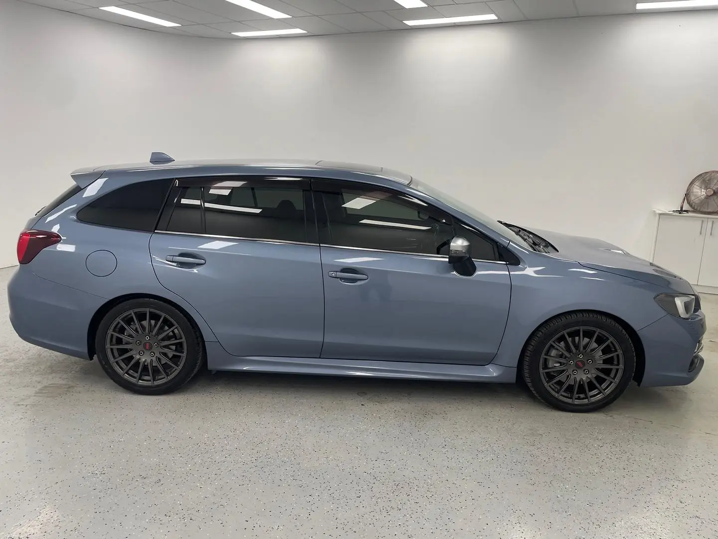 2017 Subaru Levorg Gallery Image 2