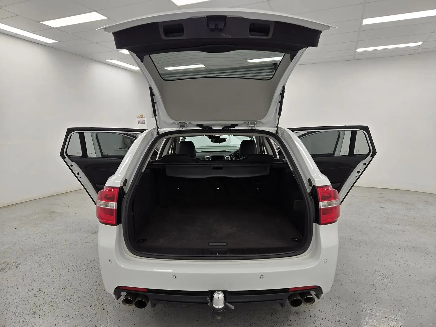 2017 Holden Commodore Gallery Image 11