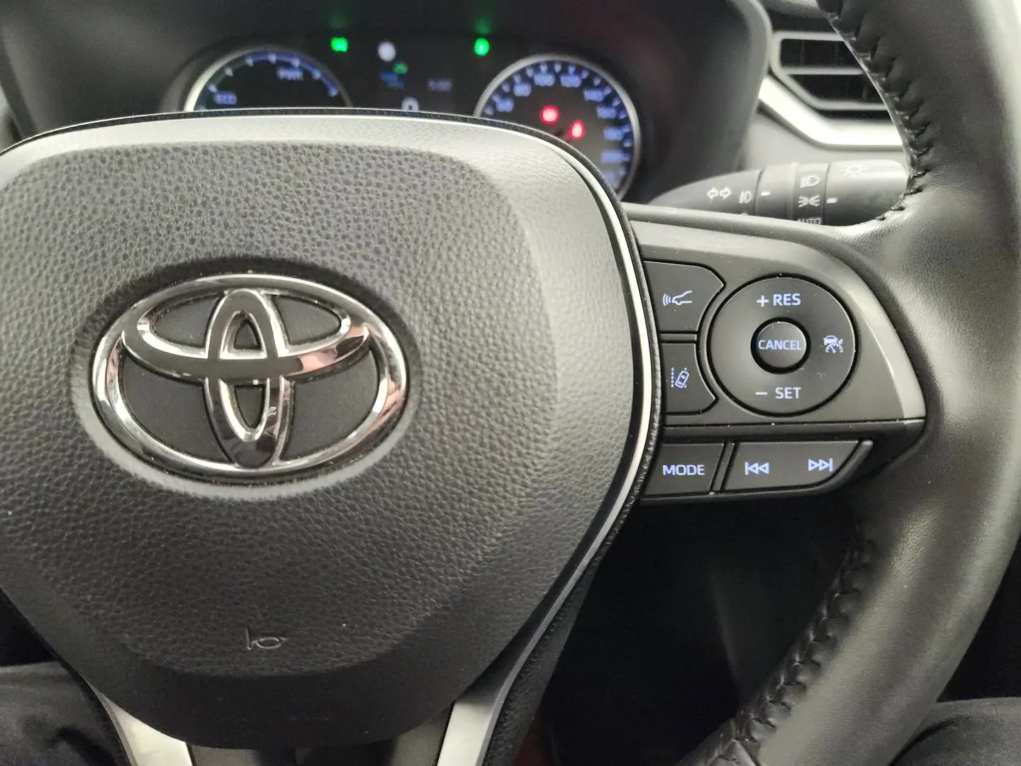 2019 Toyota RAV4 Gallery Image 26