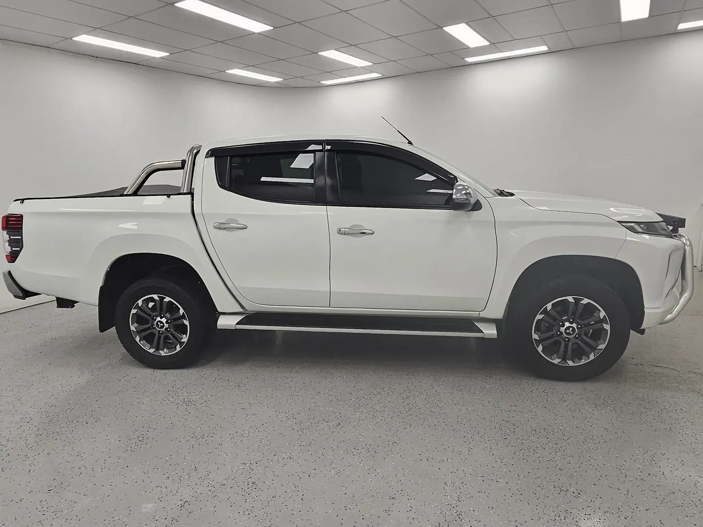 2019 Mitsubishi Triton Gallery Image 2