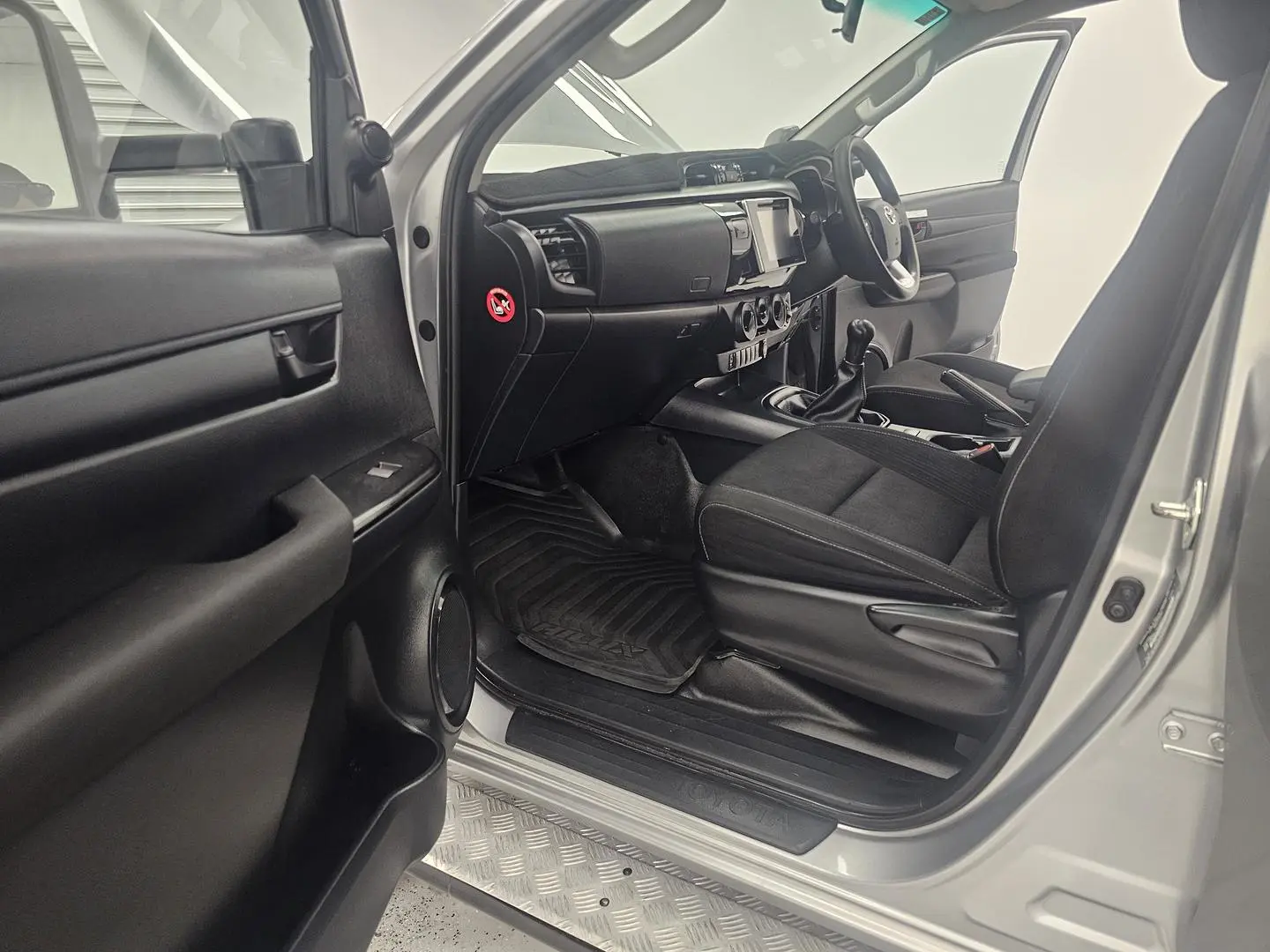 2018 Toyota Hilux Gallery Image 11