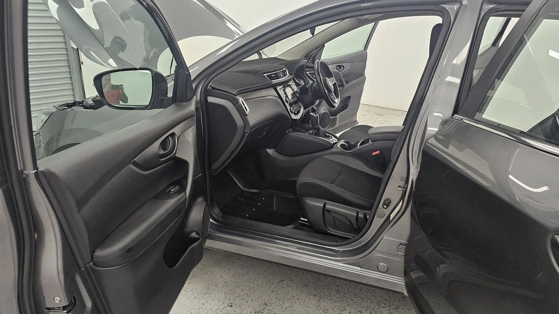 2018 Nissan QASHQAI Gallery Image 10
