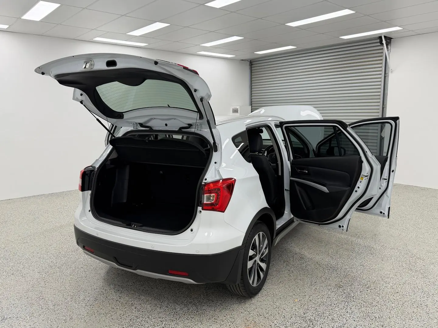 2019 Suzuki S-Cross Gallery Image 9