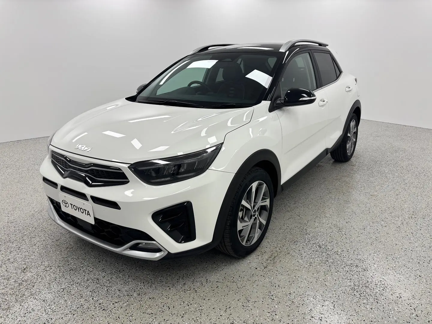 2022 Kia Stonic Gallery Image 7