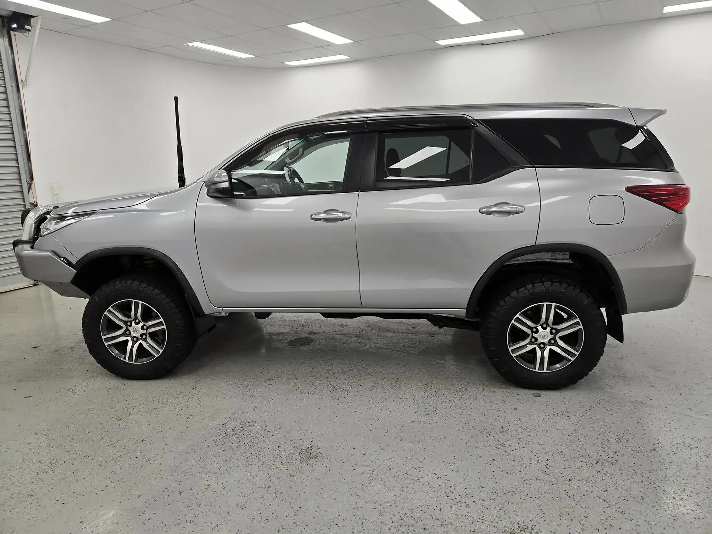 2015 Toyota Fortuner Gallery Image 6