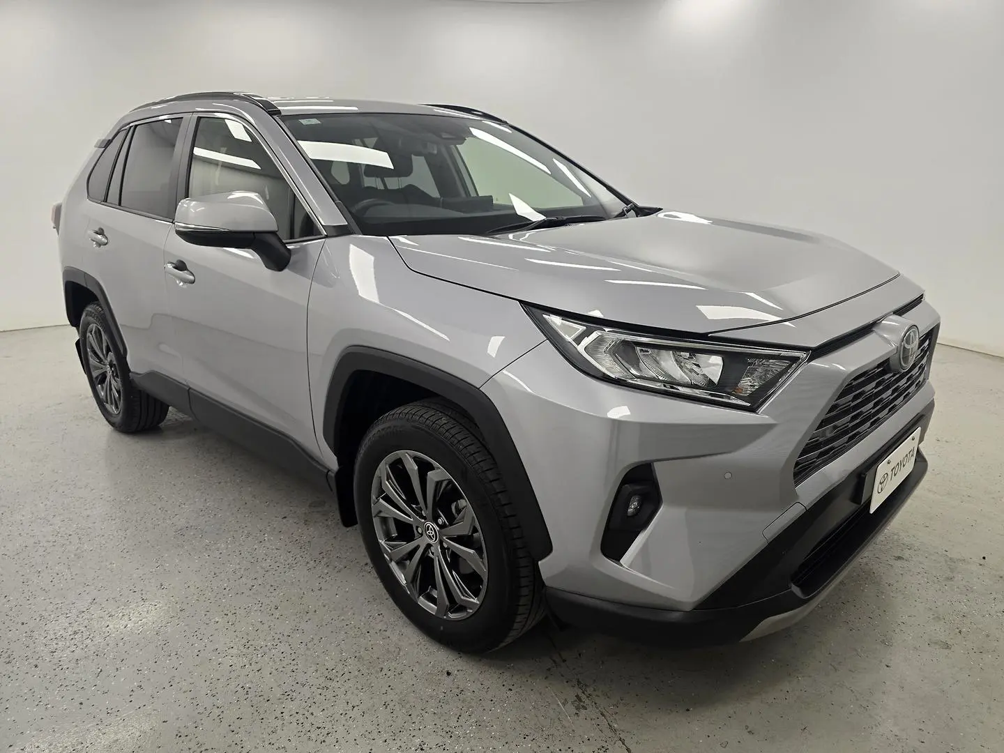2022 Toyota RAV4 Gallery Image 1