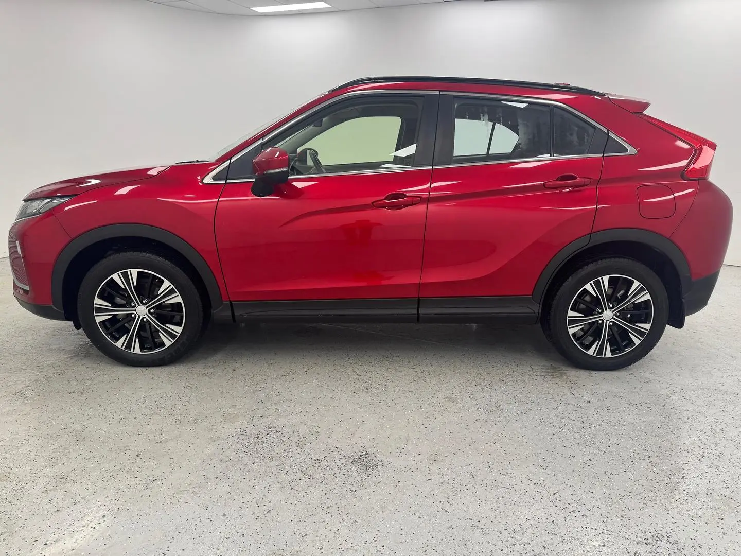 2019 Mitsubishi Eclipse Cross Gallery Image 5