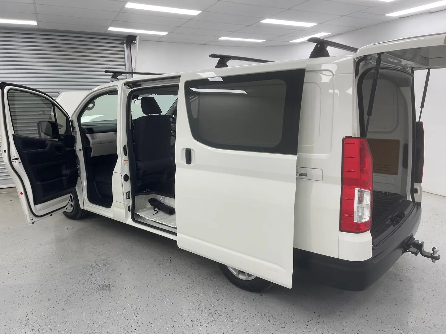 2020 Toyota Hiace Gallery Image 11