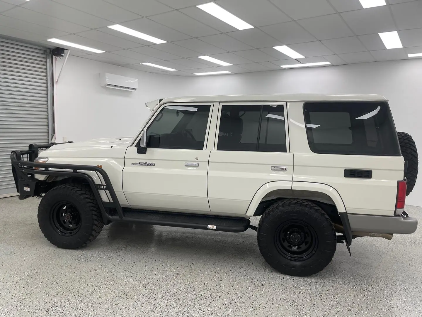 2022 Toyota Landcruiser Gallery Image 6