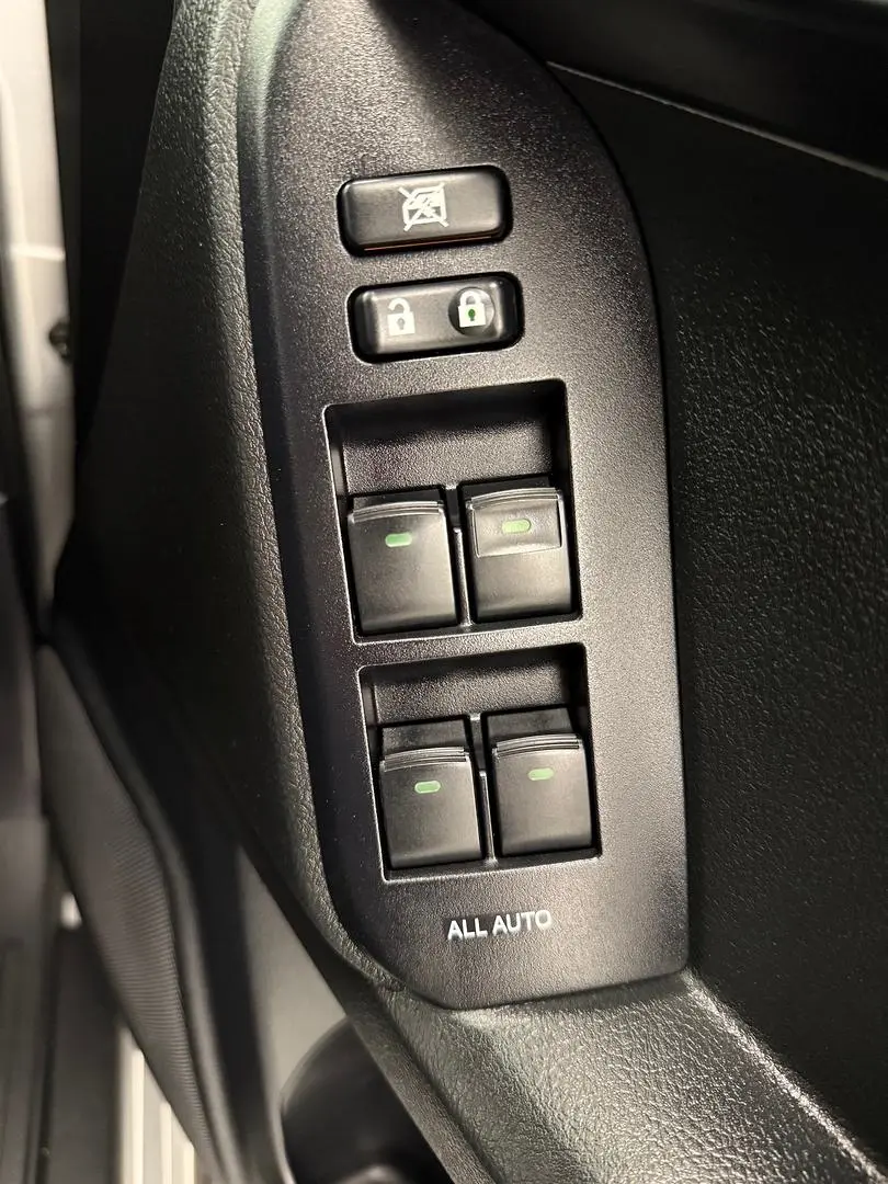 2015 Toyota Landcruiser Prado Gallery Image 30