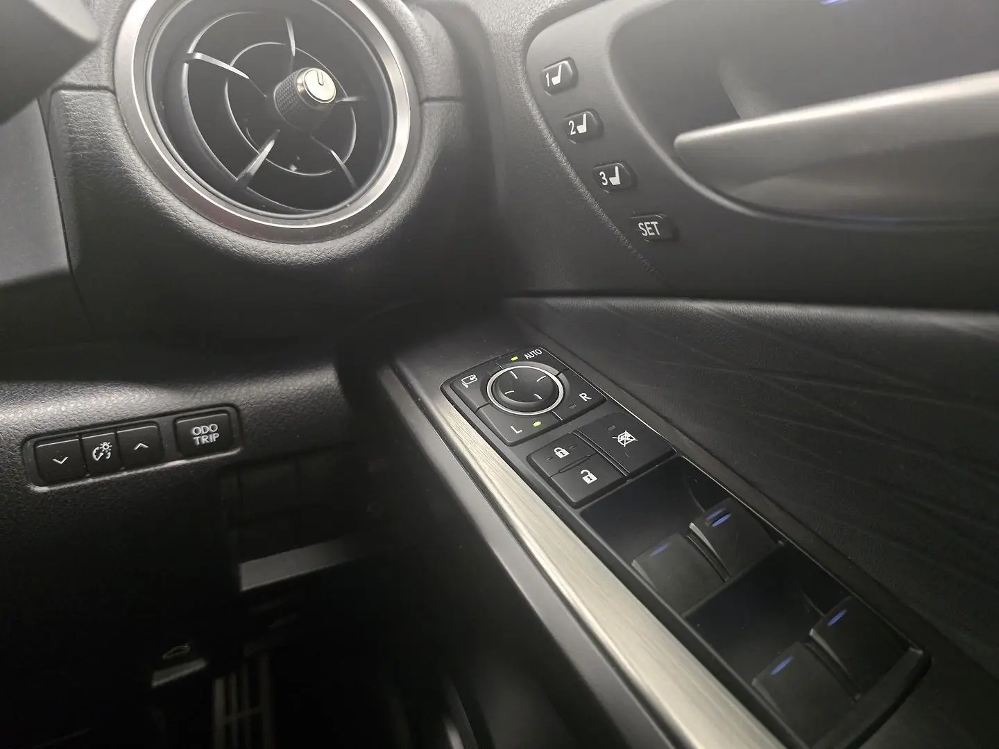 2021 Lexus IS Gallery Image 26