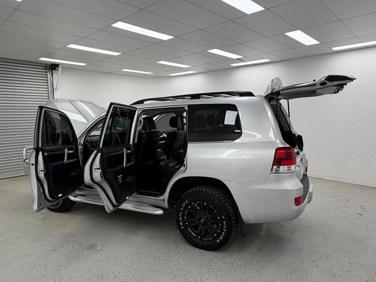 2018 Toyota Landcruiser Gallery Image 10