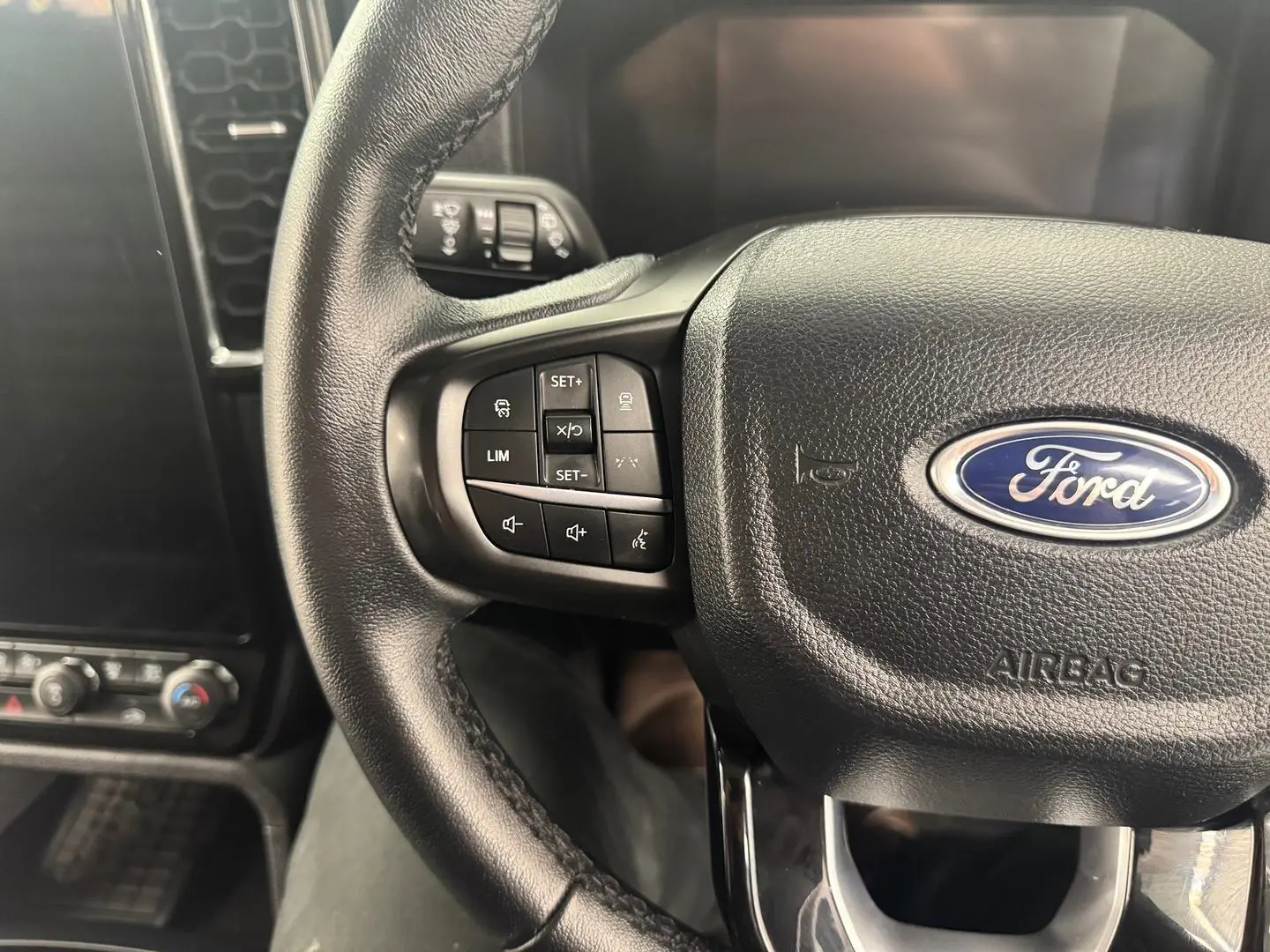 2023 Ford Everest Gallery Image 19