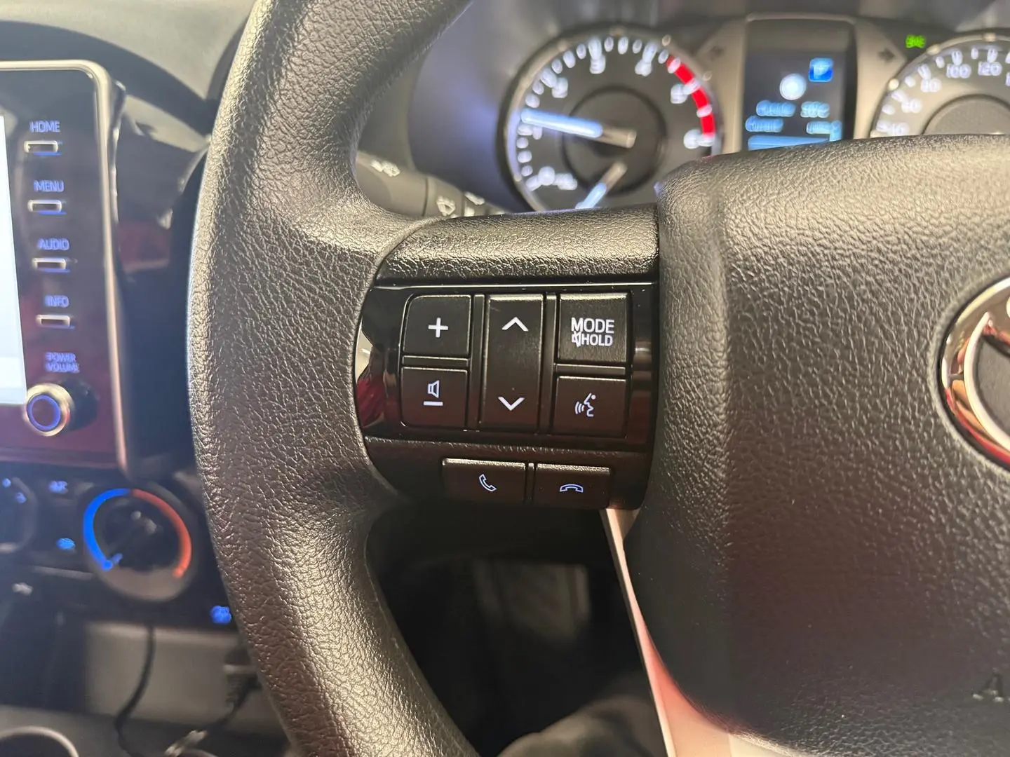 2024 Toyota Hilux Gallery Image 26