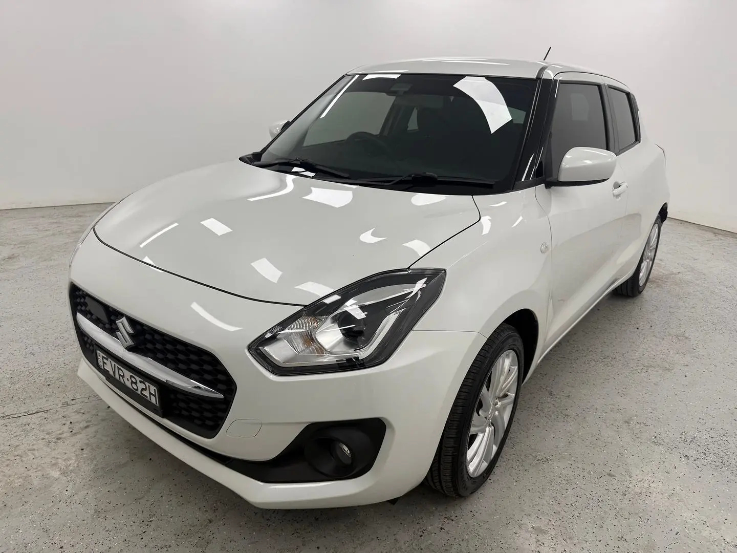 2022 Suzuki Swift Gallery Image 7