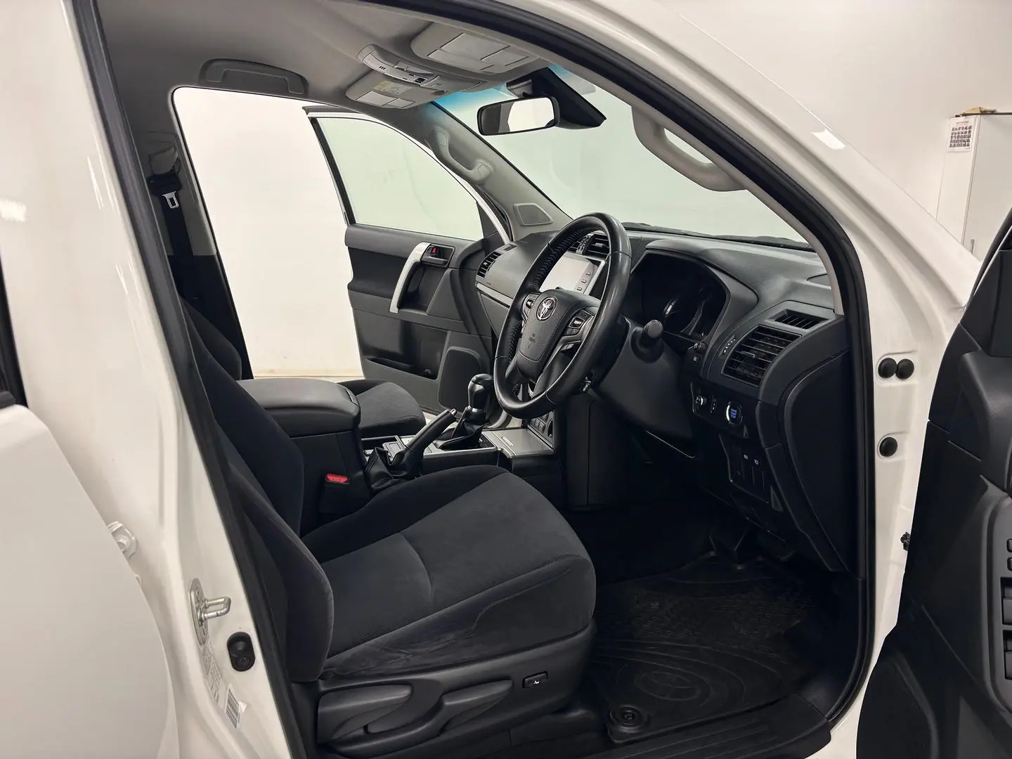 2023 Toyota Landcruiser Prado Gallery Image 24