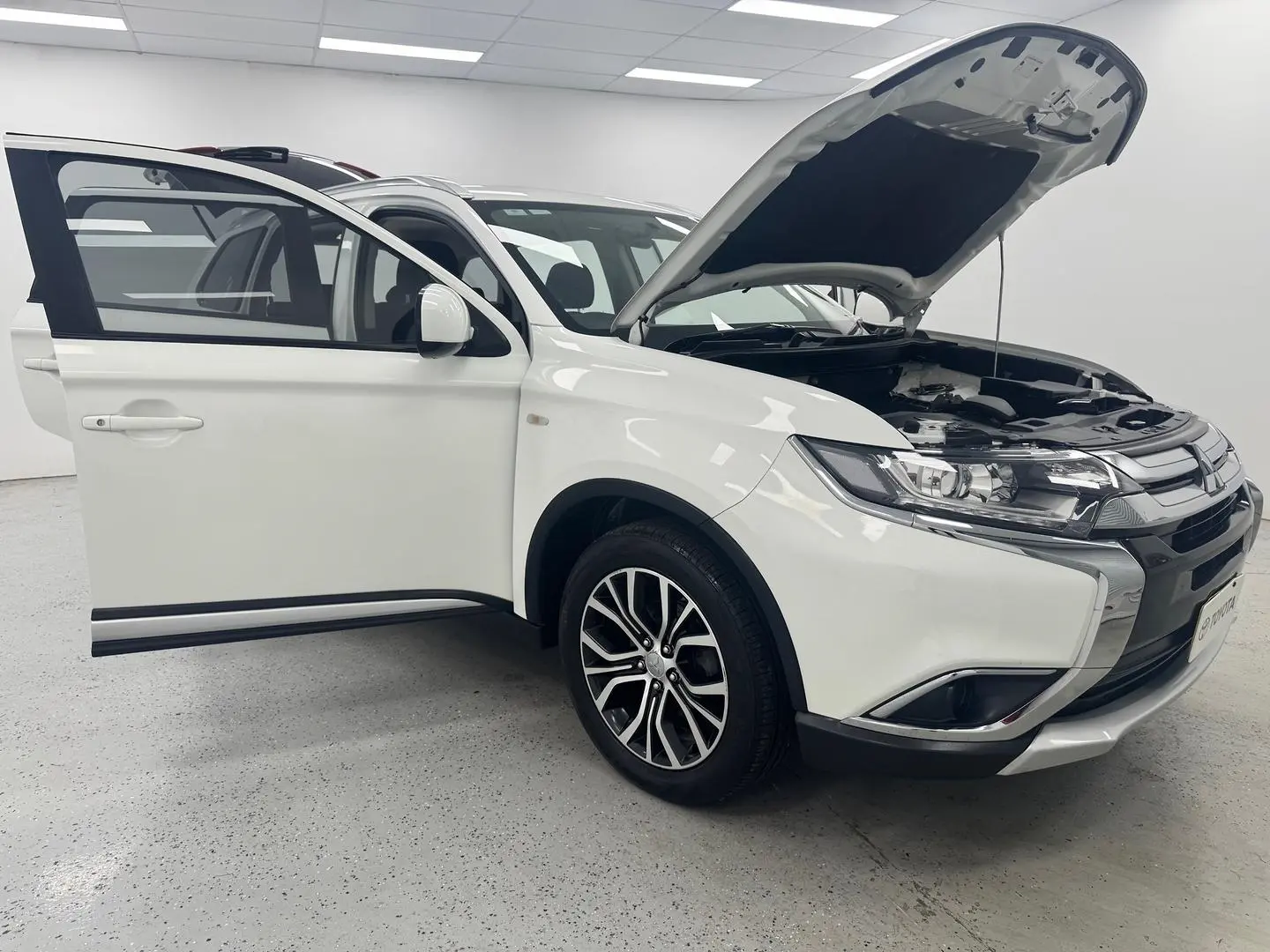 2018 Mitsubishi Outlander Gallery Image 7