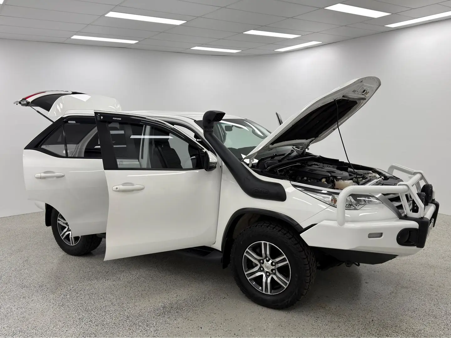 2019 Toyota Fortuner Gallery Image 7