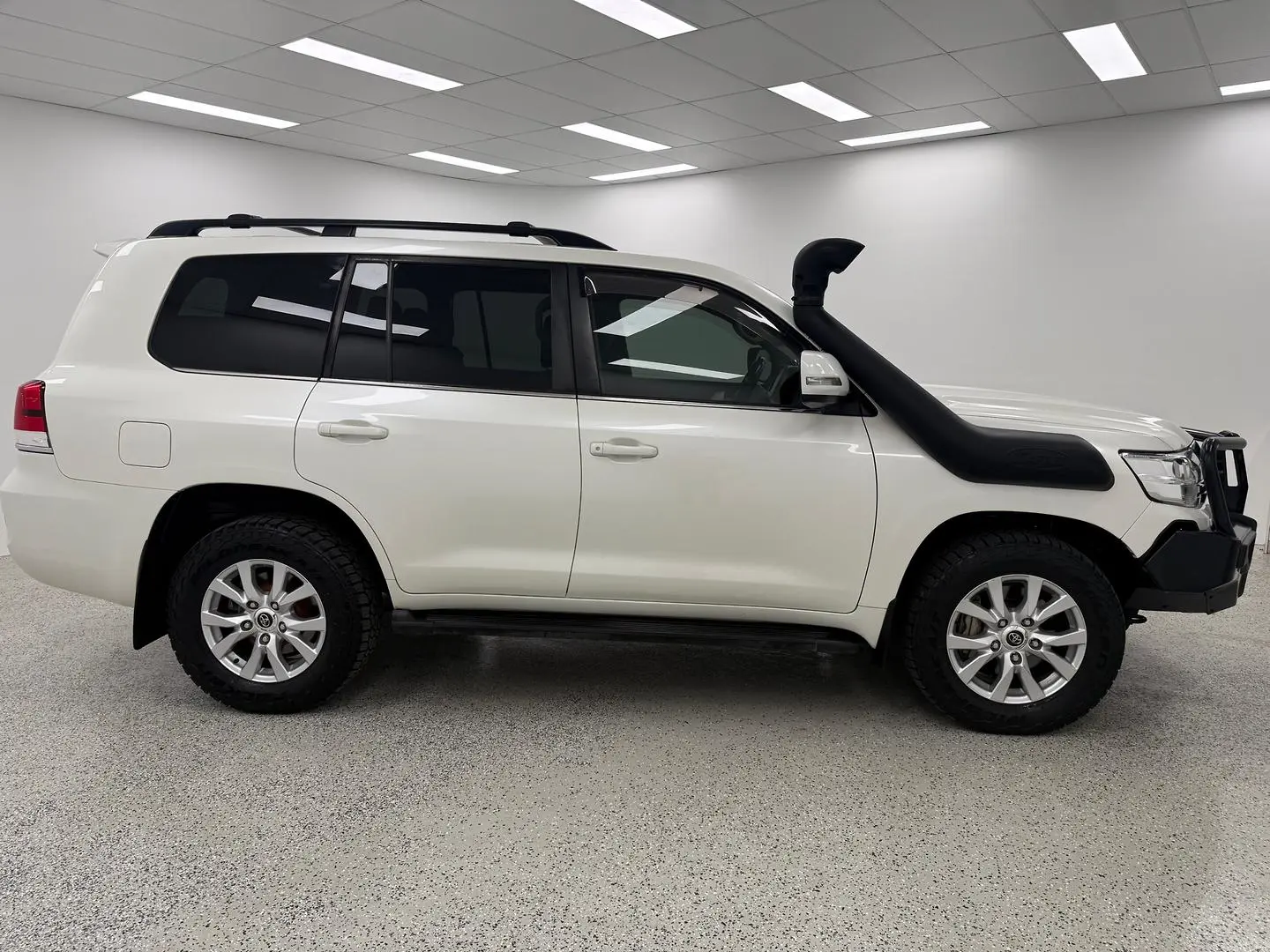 2019 Toyota Landcruiser Gallery Image 2