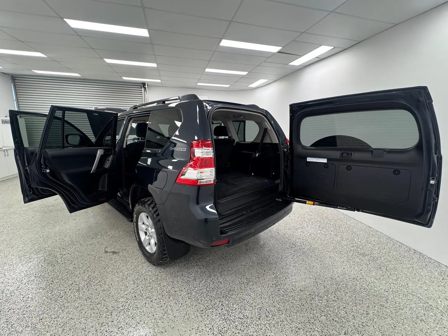 2016 Toyota Landcruiser Prado Gallery Image 10