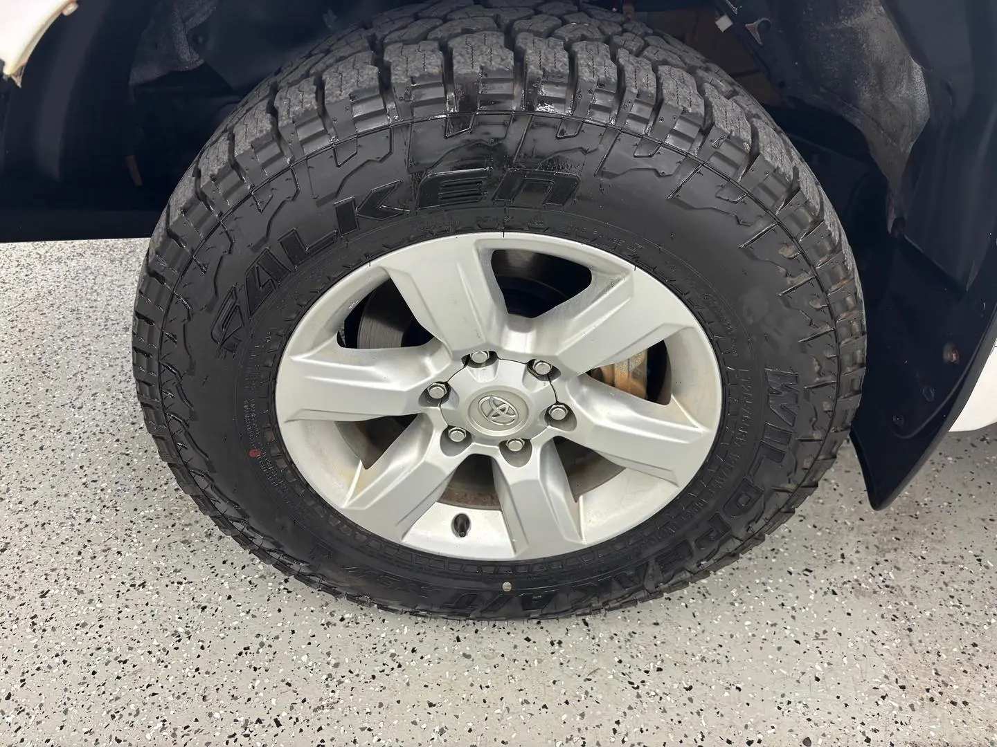 2016 Toyota Landcruiser Prado Gallery Image 16