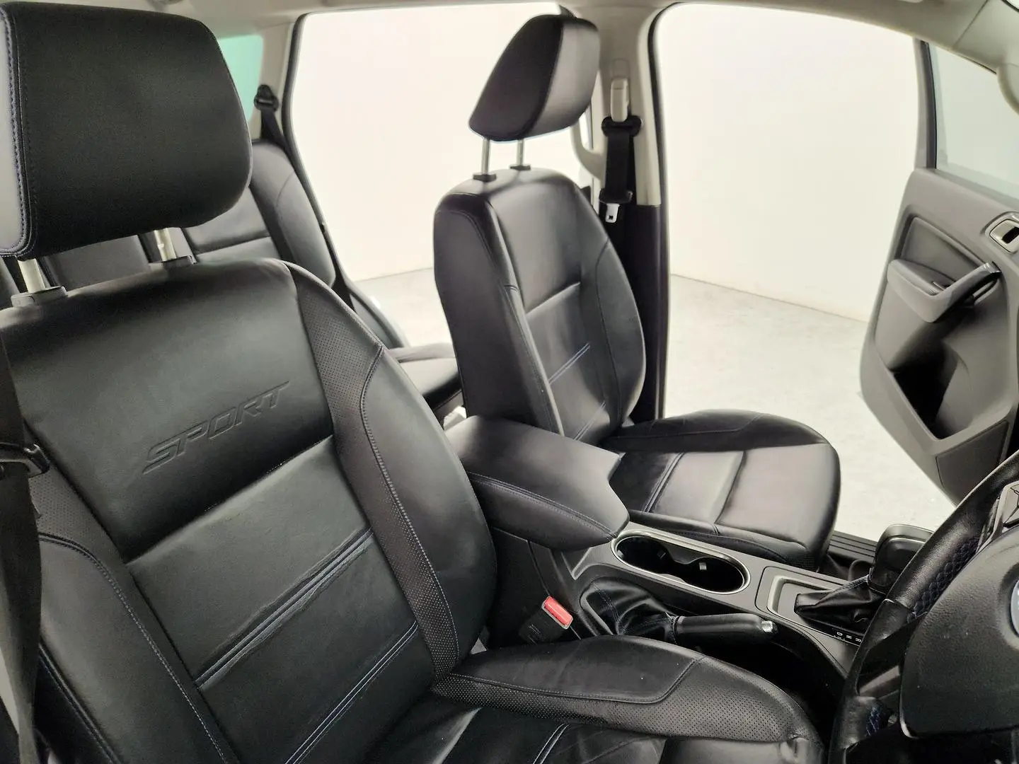 2021 Ford Everest Gallery Image 26