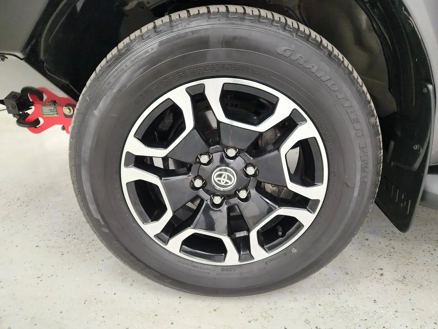 2022 Toyota Hilux Gallery Image 17