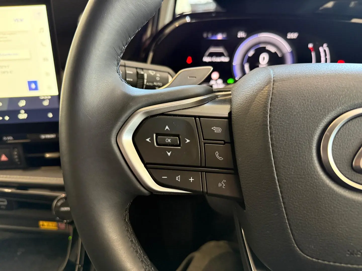 2025 Lexus NX Gallery Image 26