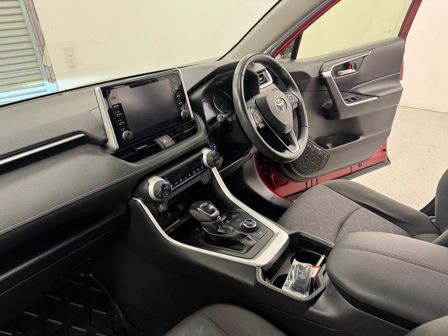 2020 Toyota RAV4 Gallery Image 31