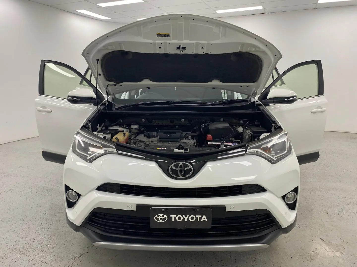 2018 Toyota Rav4 Gallery Image 16