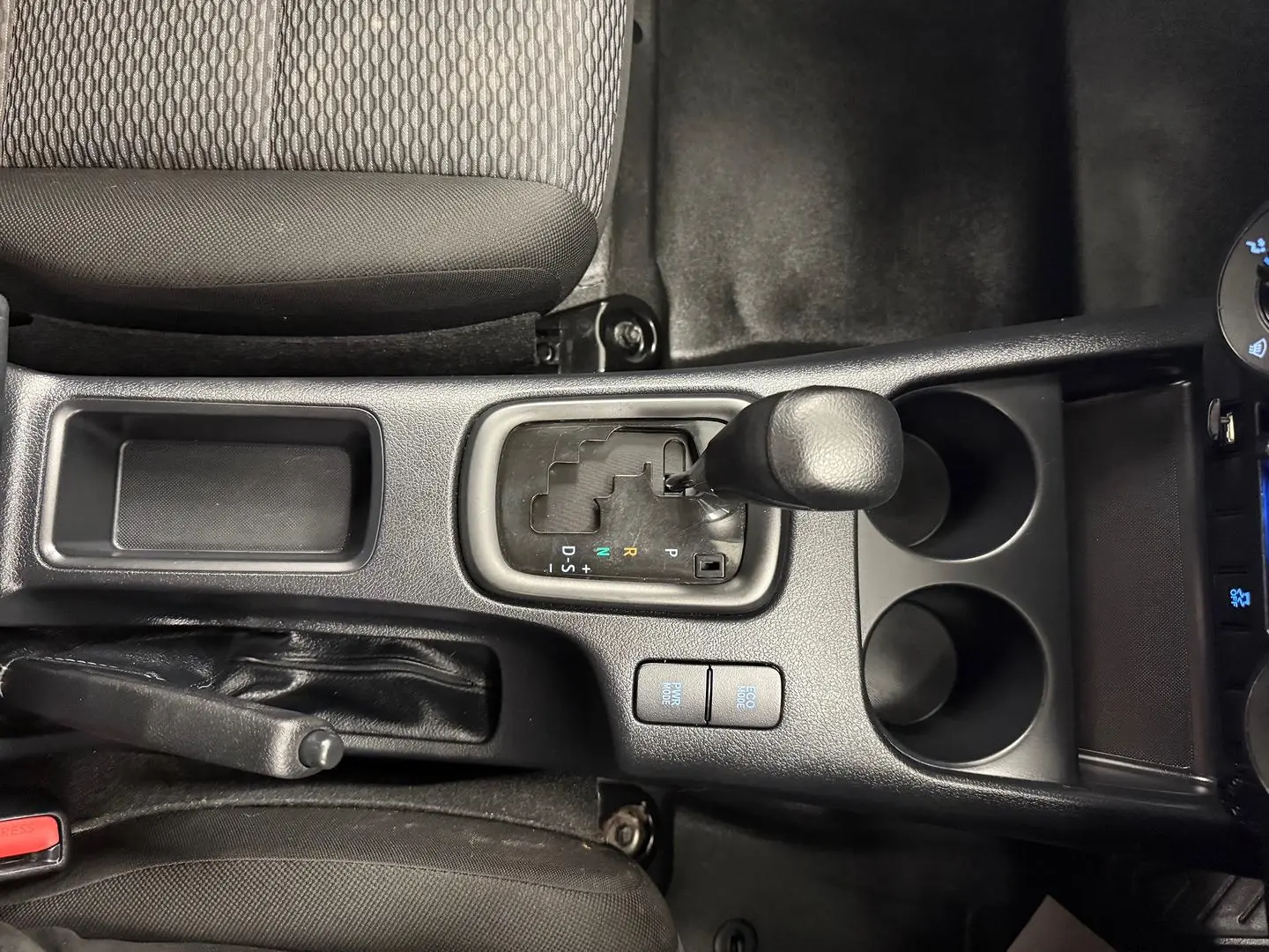 2017 Toyota Hilux Gallery Image 33