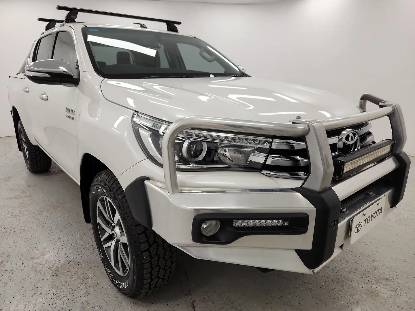 2017 Toyota Hilux Gallery Image 1