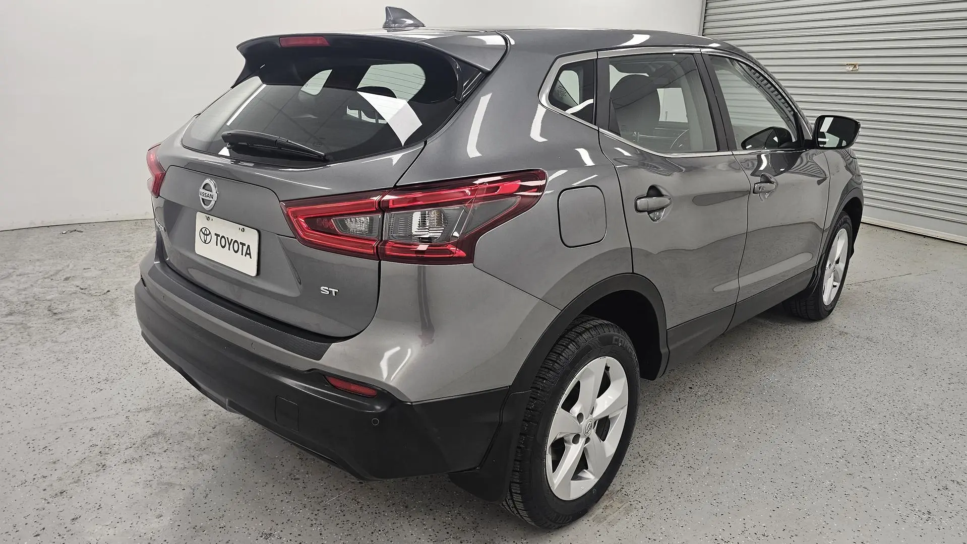 2018 Nissan QASHQAI Gallery Image 3
