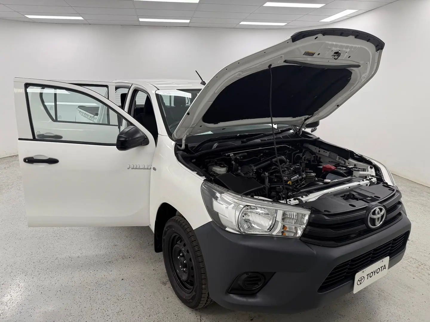 2017 Toyota Hilux Gallery Image 21