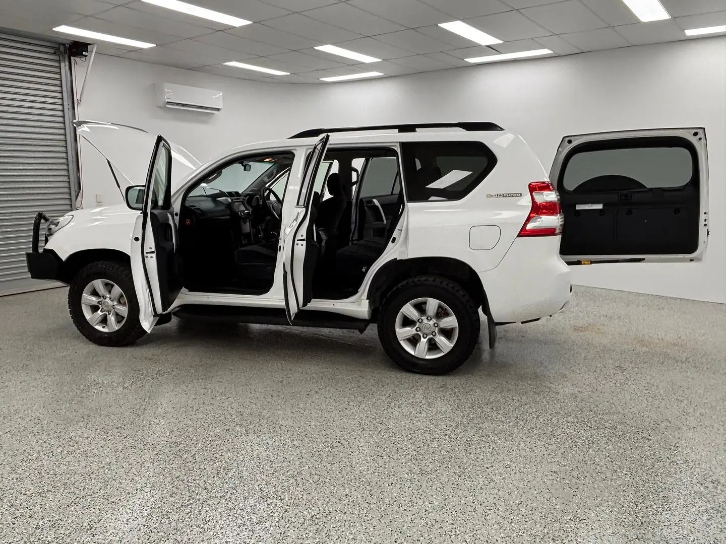 2016 Toyota Landcruiser Prado Gallery Image 13